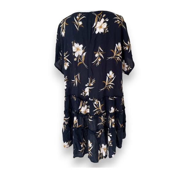 BaeVely Floral Tunic Blouse, Hi Lo short sleeve - Size M - Picture 2 of 4